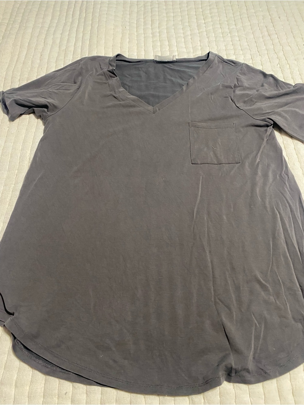 Zenana Outfitters Women's V-Neck Short Sleeve Pocket Tee - Charcoal Gray